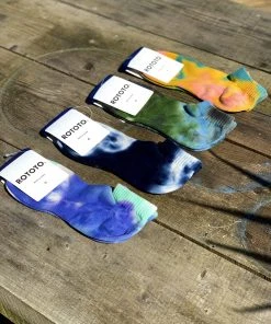 RoToTo Organic Cotton Tie Dye Ankle Socks Blue Pink Yellow